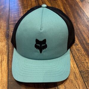 Fox Head Trucker Hat/ vintage wash blue